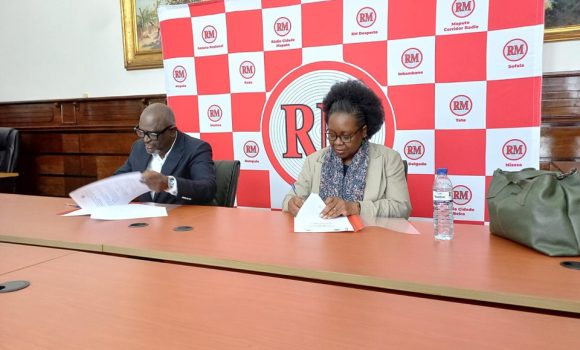 UNIPÚNGUÈ FIRMA PARCERIA ESTRATÉGICA COM A RÁDIO MOÇAMBIQUE