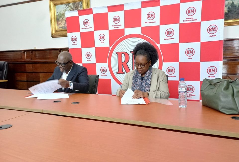 UNIPÚNGUÈ FIRMA PARCERIA ESTRATÉGICA COM A RÁDIO MOÇAMBIQUE