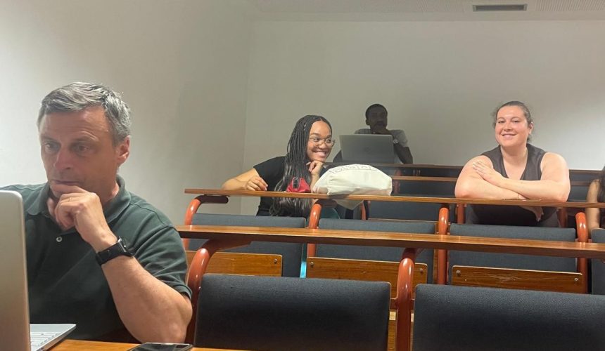 ESTUDANTE DE LICENCIATURA EM QUÍMICA DA UNIVERSIDADE PÚNGUÈ DEFENDE MONOGRAFIA COM NOTA MÁXIMA